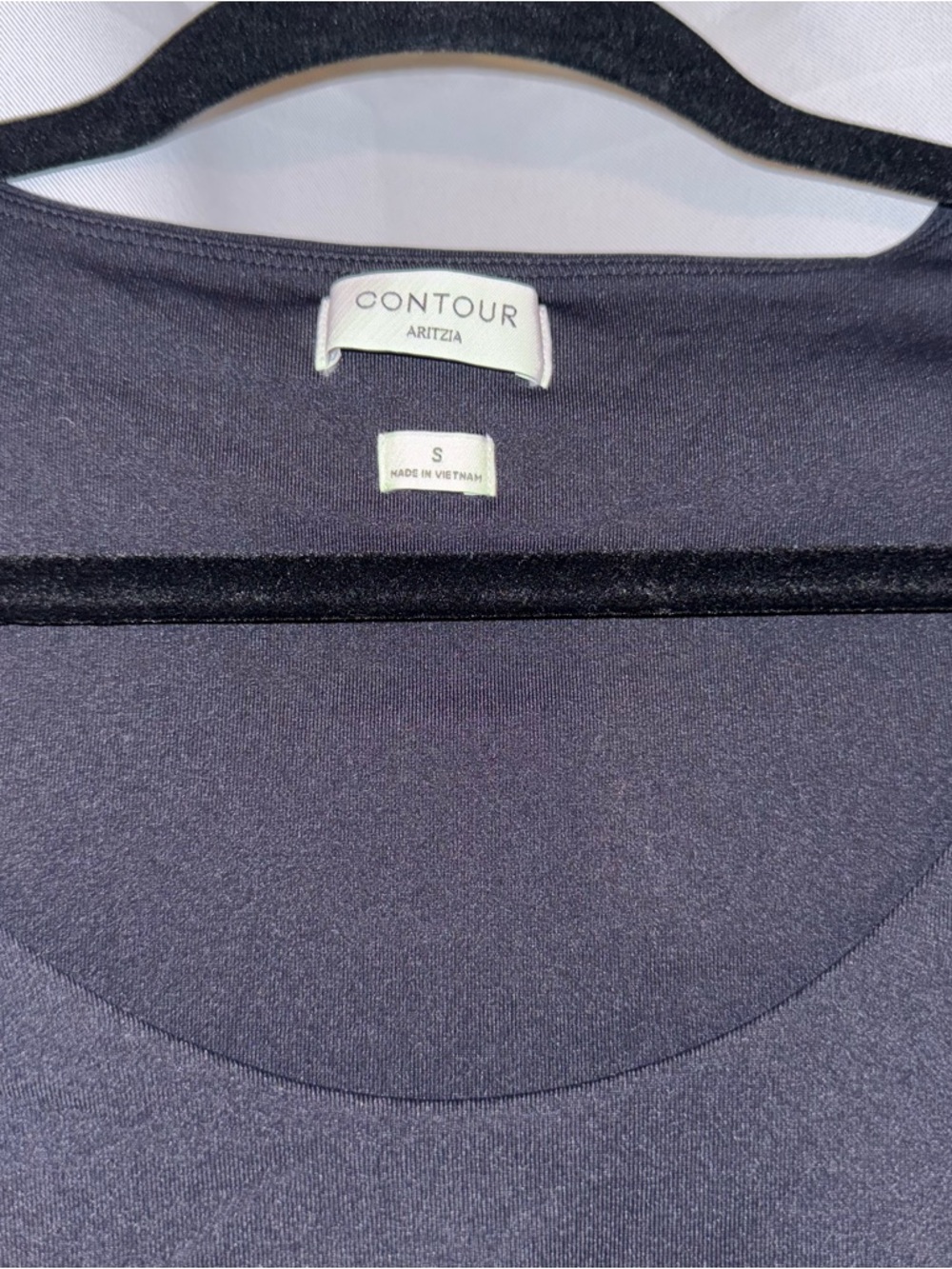 Aritzia Contour Black Long-Sleeve Scoop Neck Top - Picture 3 of 3